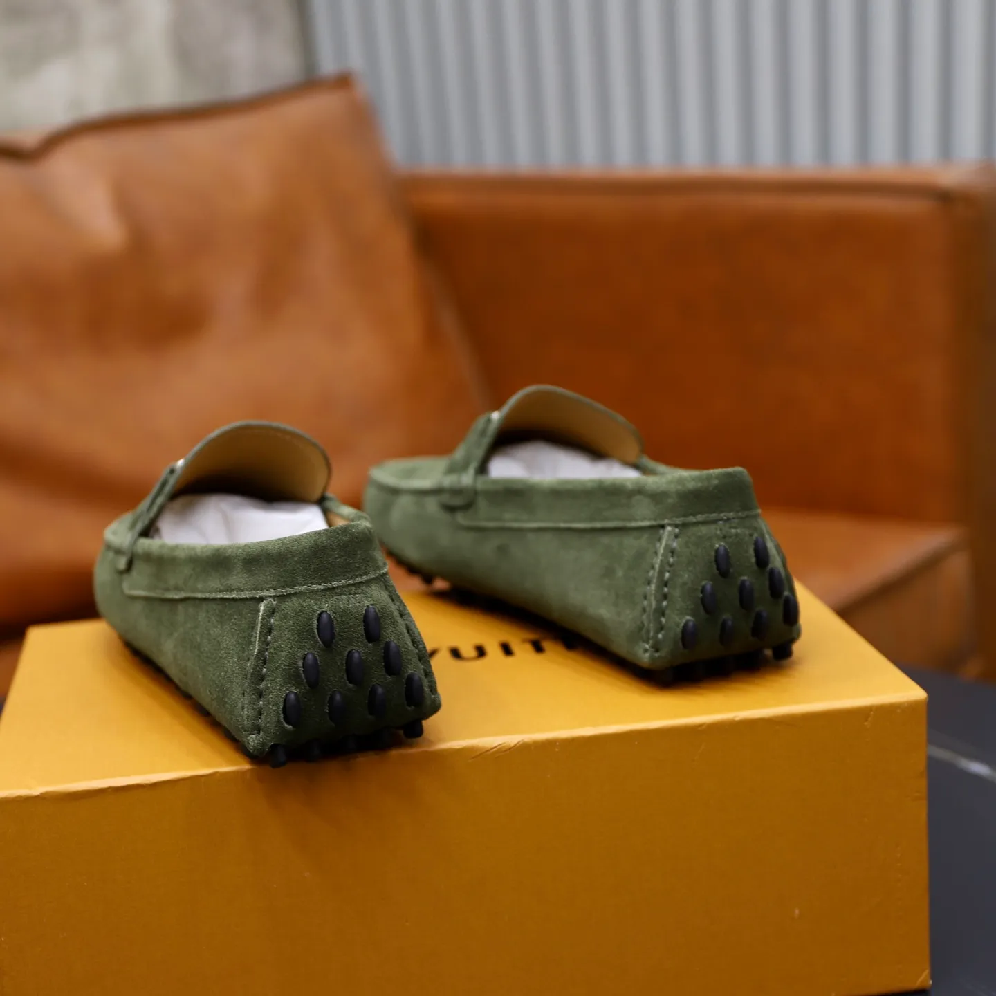 Ex-factory price: 480💰【LV】Louis Vuitton ⚠️High-end men’s driving and pedal series ⚠️38-44 (customized for 45) ⚠️All original cowhide leather! Thick and soft! Made entirely of calfskin lining! The latest non-slip beanie sole! Three-dimensional package technology! Fashionable and classic! Handicrafts! Original high quality! Feel free to compare!